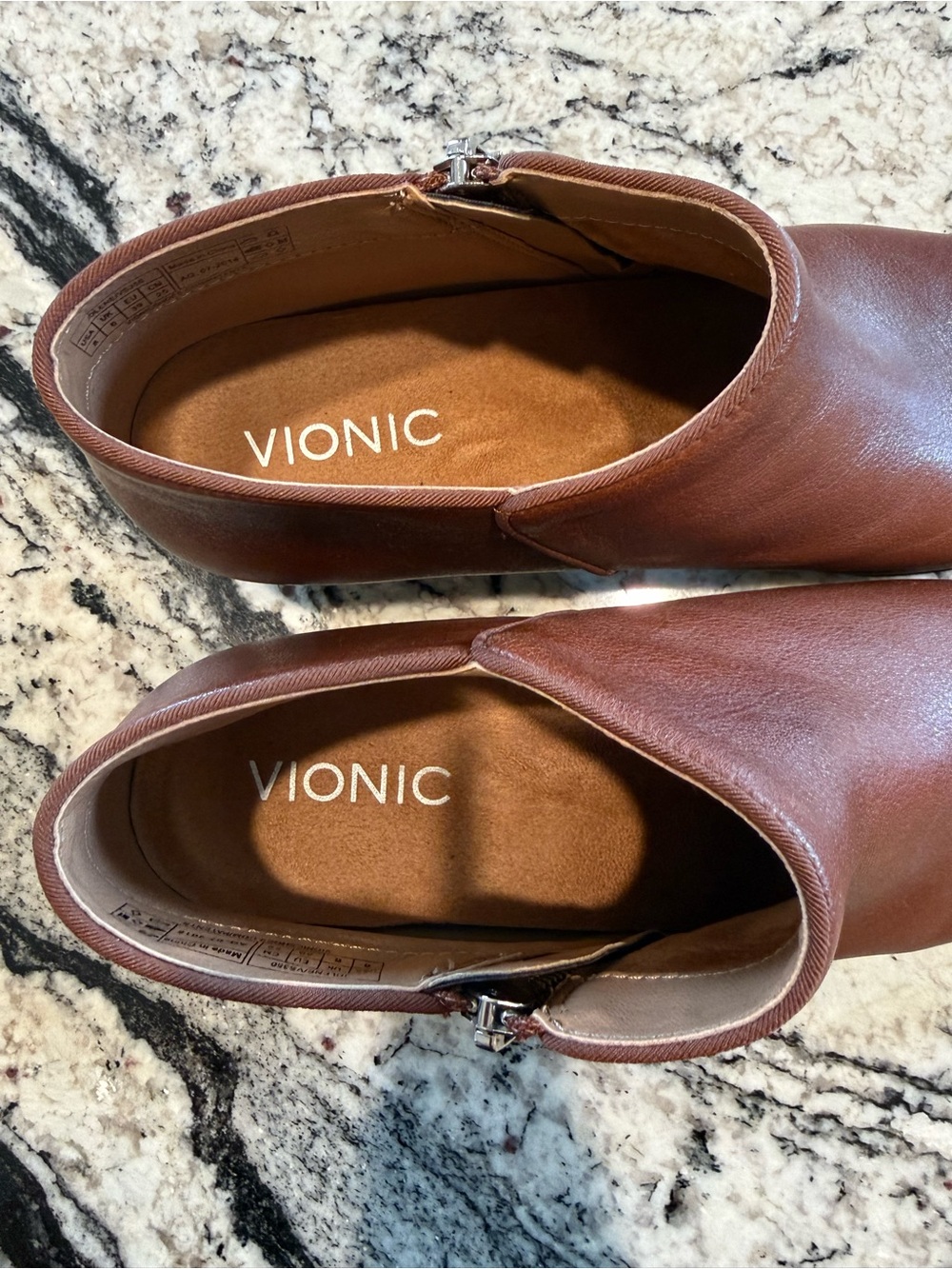 Vionic Women's Brown Leather Slip-On Shoes/boots